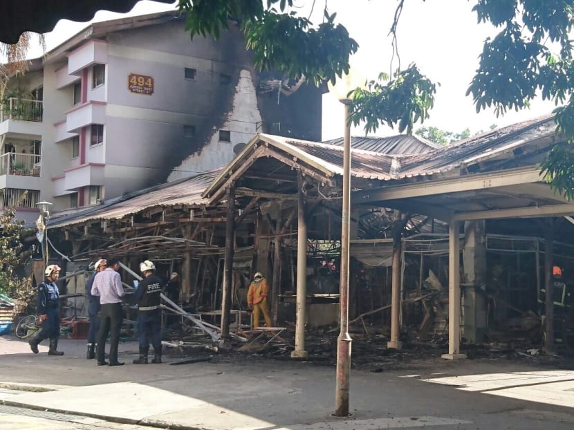 Fire guts Jurong West wet market, coffee shop