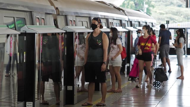 本地上周冠病新增病例倍增 达1万4843起