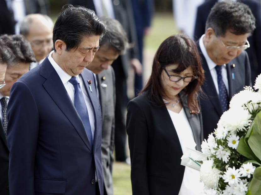 Gallery: Japanese prime minister arrives in Hawaii for memorial visit