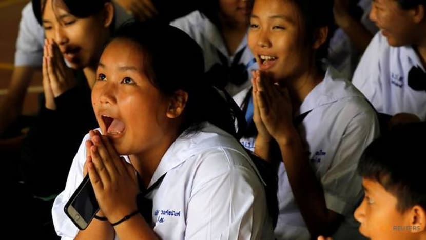 Kesemua yang terperangkap dalam gua Thai berjaya dikeluarkan