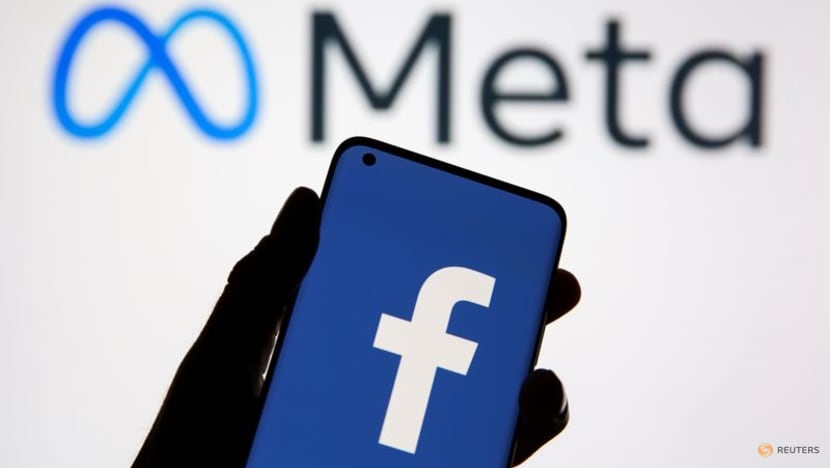 Facebook accused by female truckers of skewing job ads Facebook accused by female truckers of skewing job ads