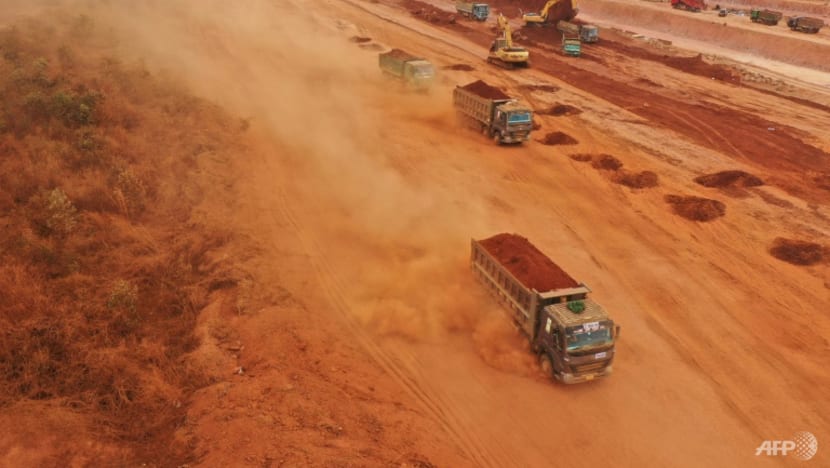 'Unbearable': Vietnam airport construction dust blankets homes, school 5 40aeef0144bbf684b1658b809d01480309320070