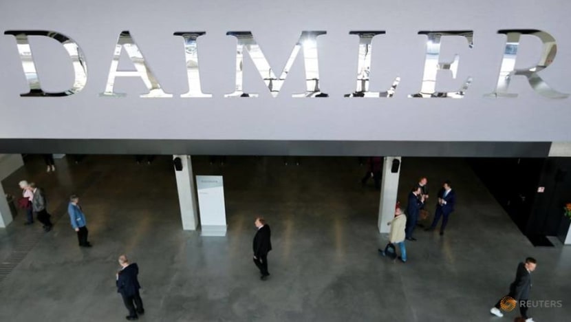 Daimler to pay Nokia patent fees, ending legal fight Daimler to pay Nokia patent fees, ending legal fight