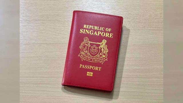 淘宝出售印有我国国徽护照套 文社青部：是违法的