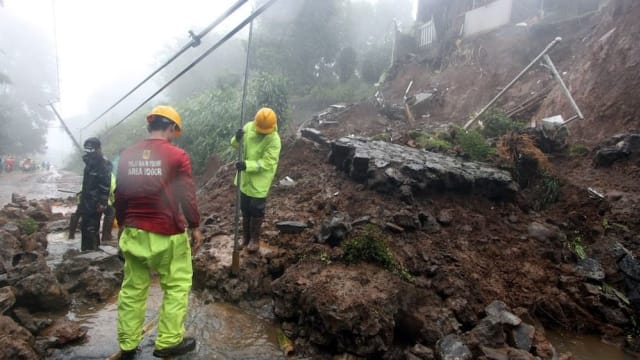印尼峇厘岛发生土崩致两外籍游客死亡