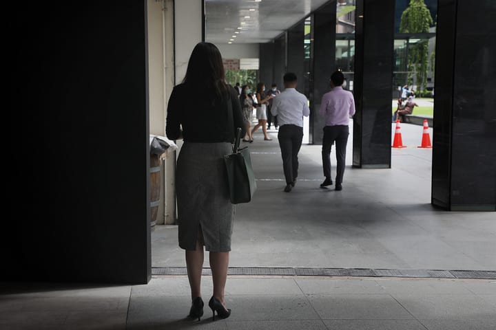 Over 1 in 5 S'poreans believe gender discrimination exists in the workplace: Survey Over 1 in 5 S'poreans believe gender discrimination exists in the workplace: Survey