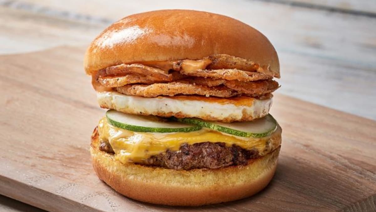 nasi-lemak-inspired-sambal-mayo-burger-is-shake-shack-s-first-official-singapore-burger