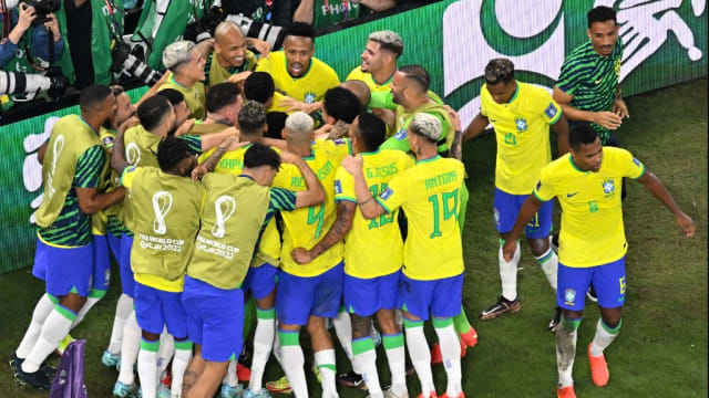 巴西1比0险胜瑞士 提前出线16强 