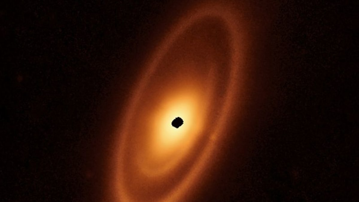 Teleskop Webb melihat tiga sabuk puing di sekitar bintang terang Fomalhaut