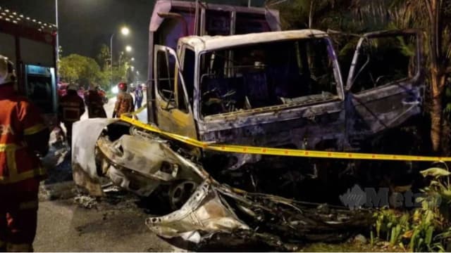 怡保发生轿车撞垃圾车事故 三人烧成焦尸