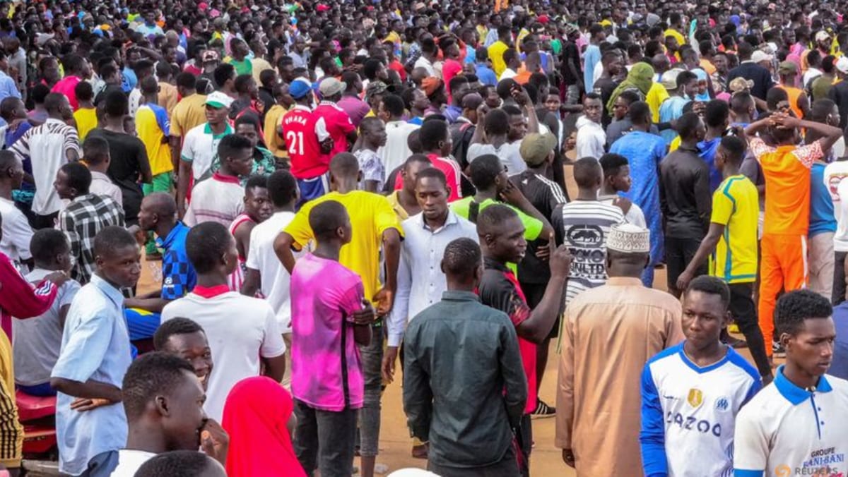Thousands of Niger junta supporters overwhelm call for civilian volunteers