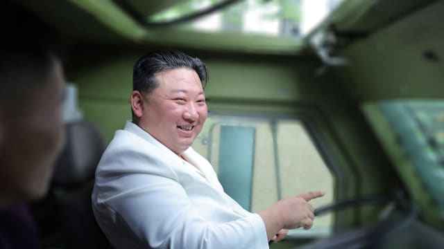 韩国：朝鲜加速将金正恩偶像化