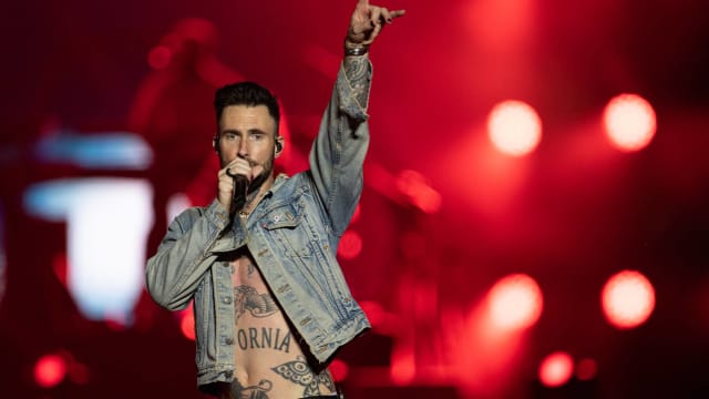 Maroon 5主唱否认外遇后　更多女性爆料曾收“性暗示私讯”