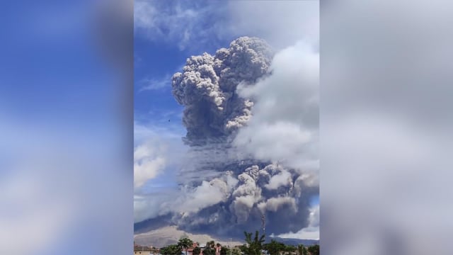 印尼锡纳朋火山再度喷发 最高达5000米