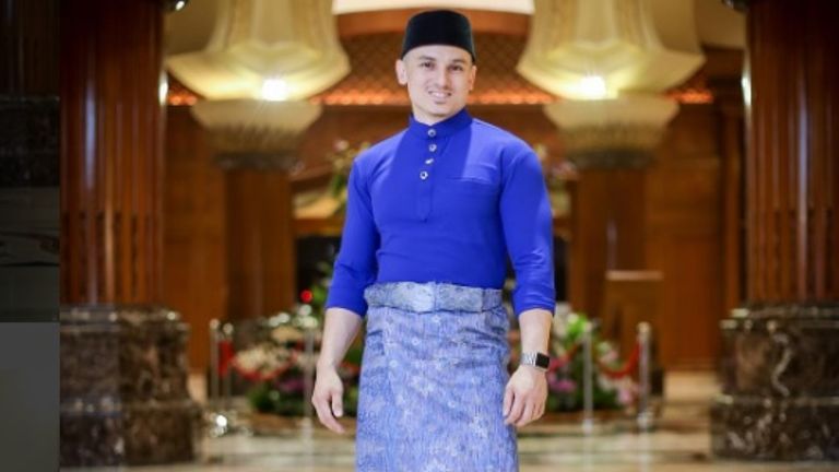 Zain Saidin cipta Baju Melayu 'sado' untuk lelaki bertubuh sasa pula