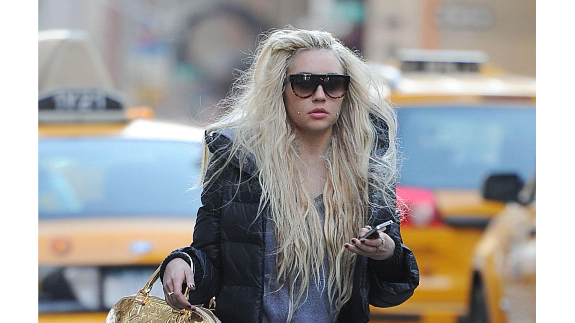 Amanda Bynes Mother Will Decide If She Marries Her Fiance 8 Days