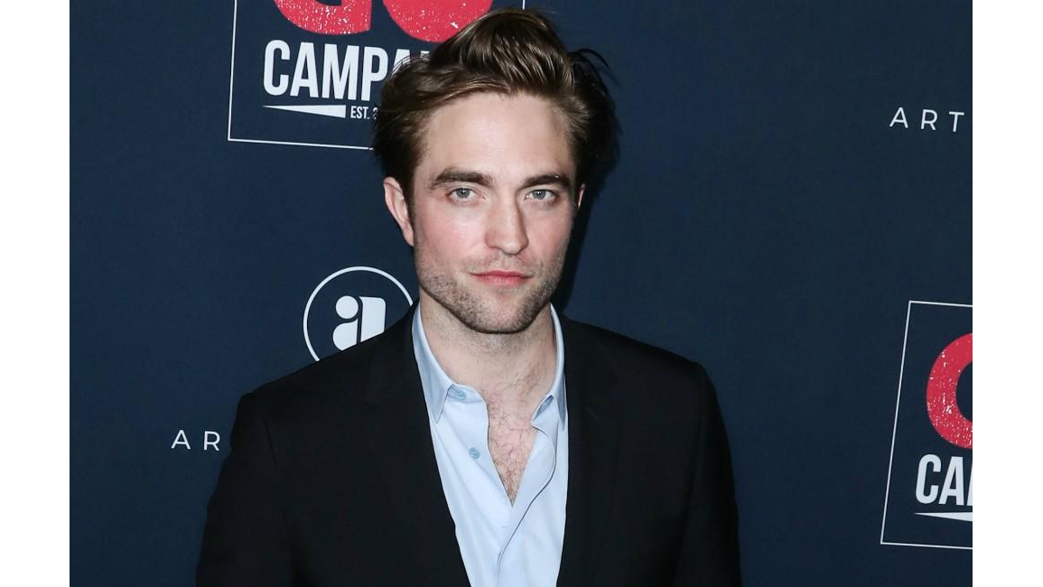 Robert Pattinson Finds It Weird Being Hot 8days 1730