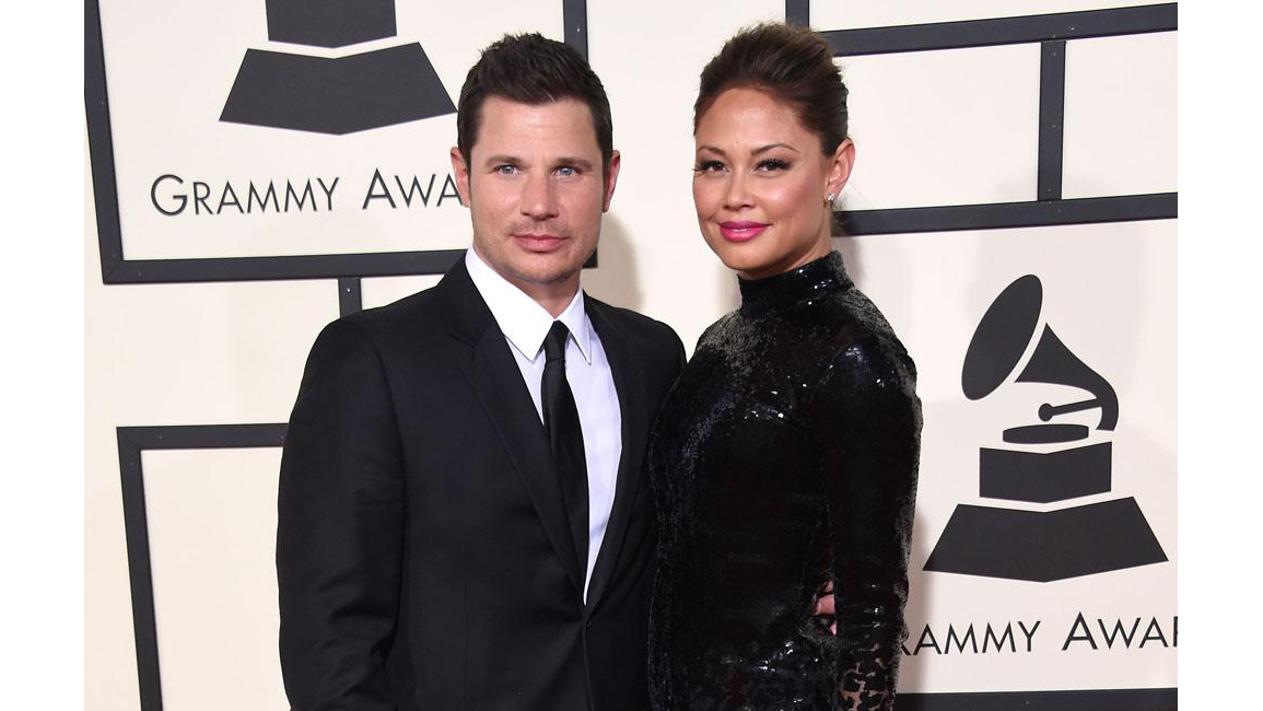 Nick and Vanessa Lachey use rock paper scissors to settle arguments 8days(02)