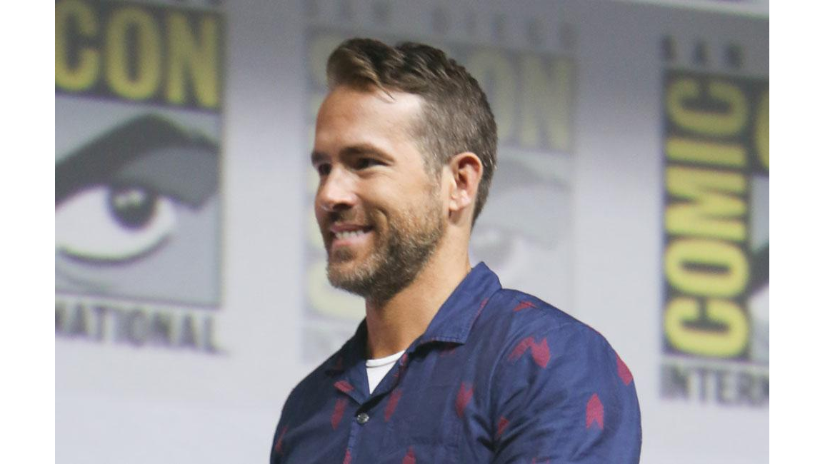 Ryan Reynolds Calls Hugh Jackman A Fraud 8days 