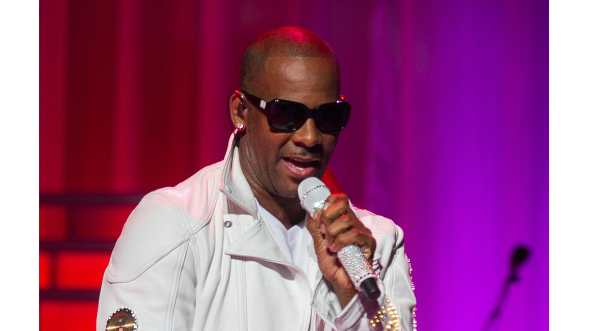 R Kelly's ex tour manager will testify but doesn't want singer jailed ...