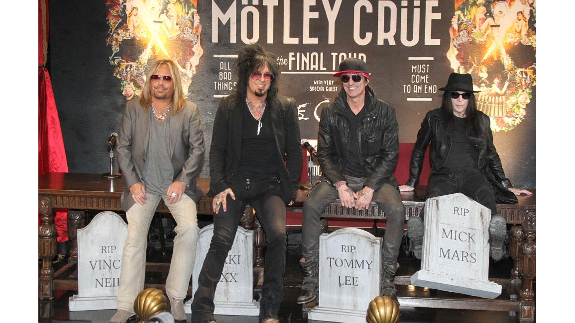 Mötley Crüe confirm reunion - 8days