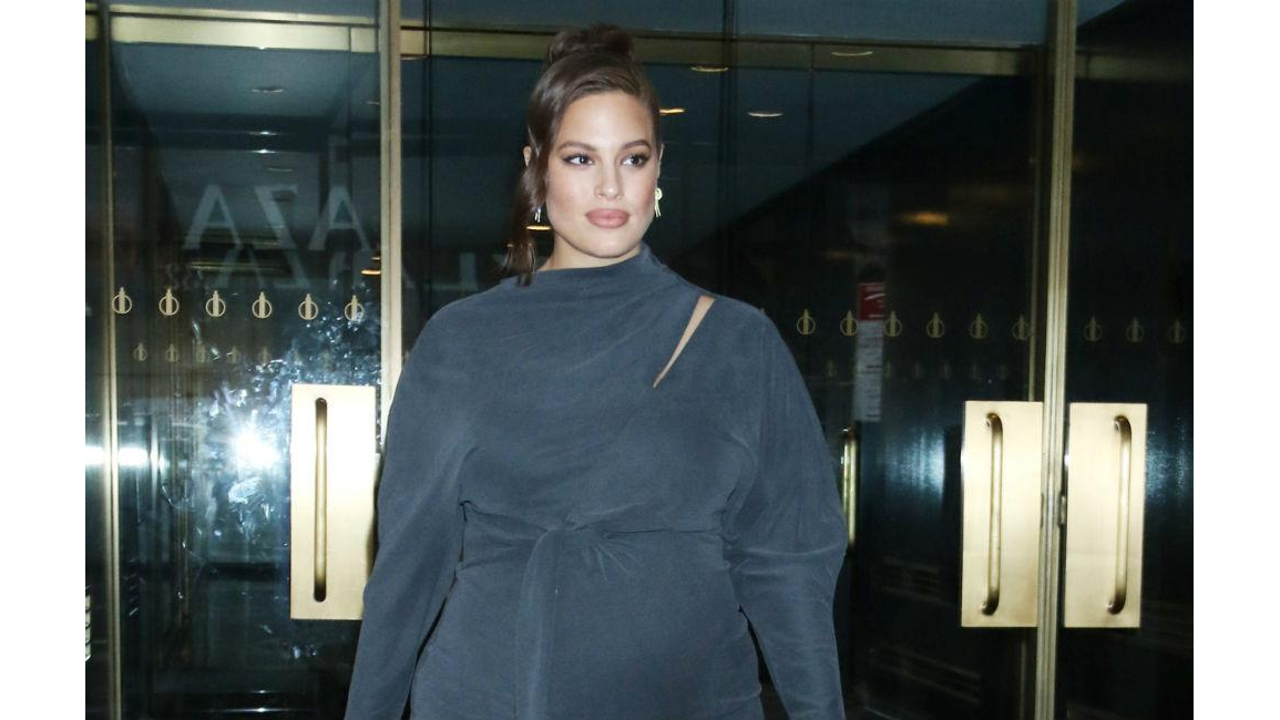 Ashley Graham's body struggles 8days