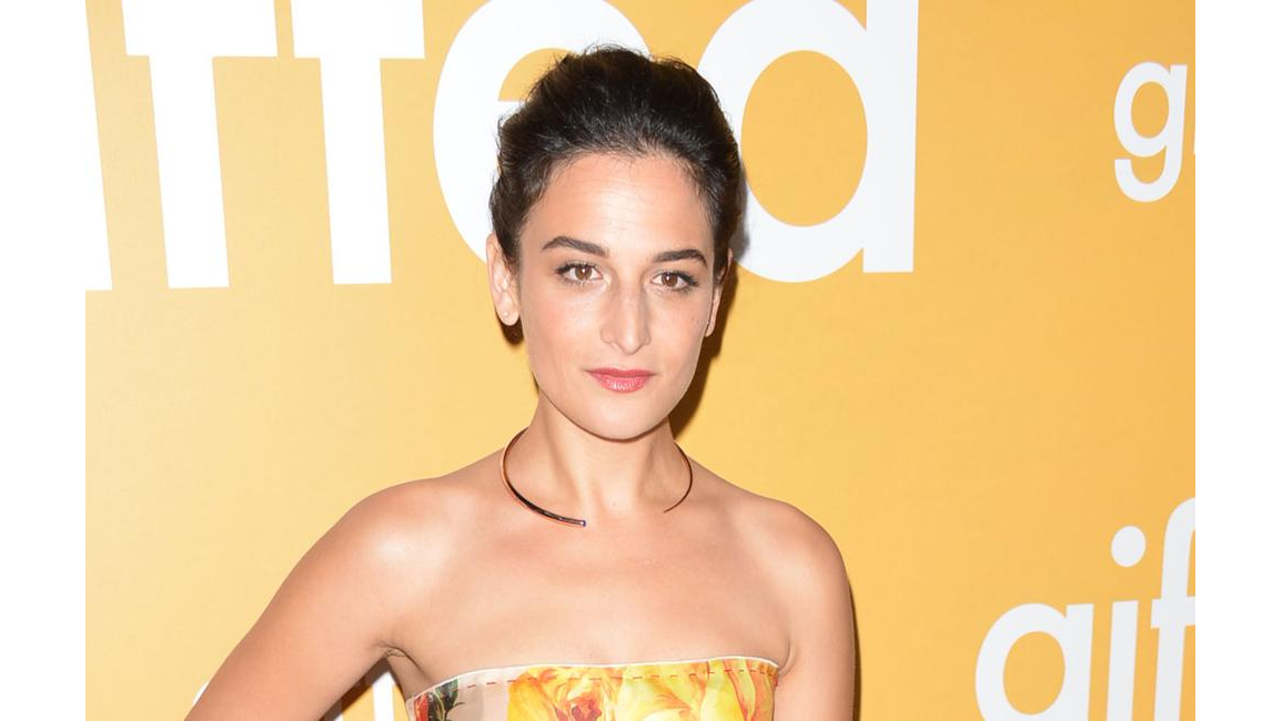 Jenny Slate had an entire sausage in her mouth when her fiance proposed ...