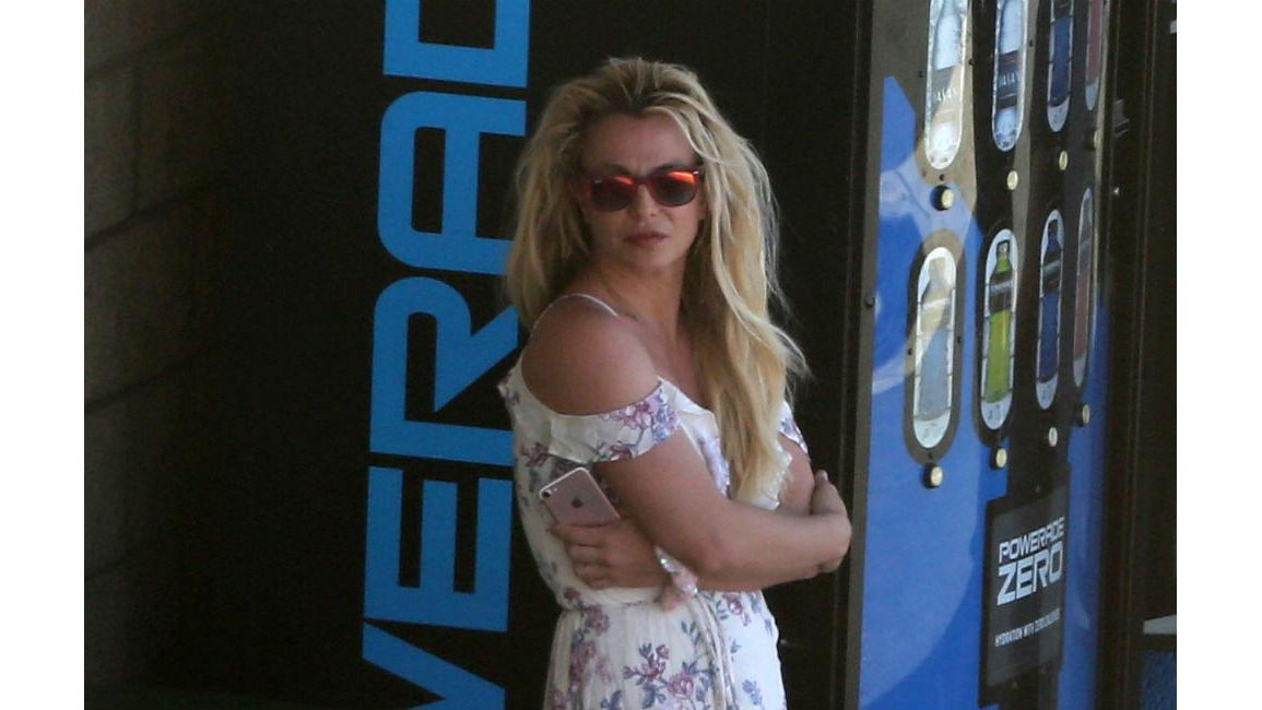 Britney Spears Nothing heals like the ocean 8days