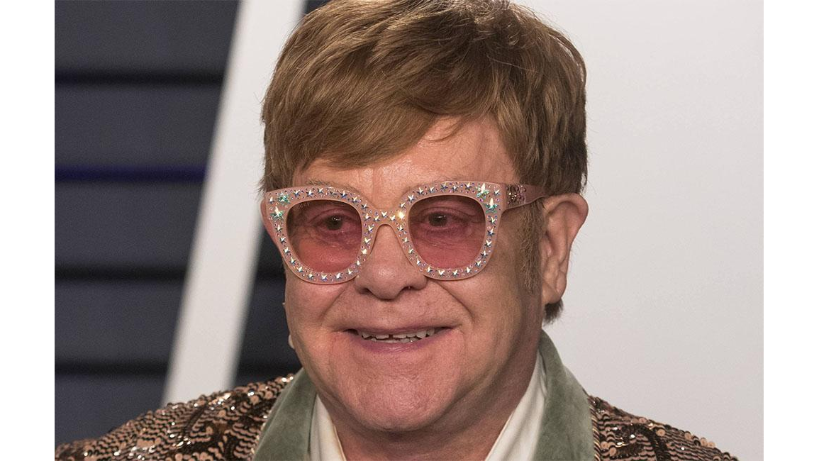 Elton John Brands Michael Jackson 'mentally Ill' And 'disturbing' In ...