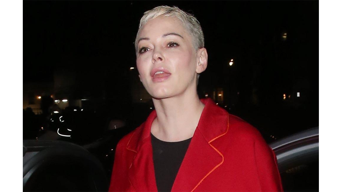 Rose McGowan snubbed by family chat 8 Days