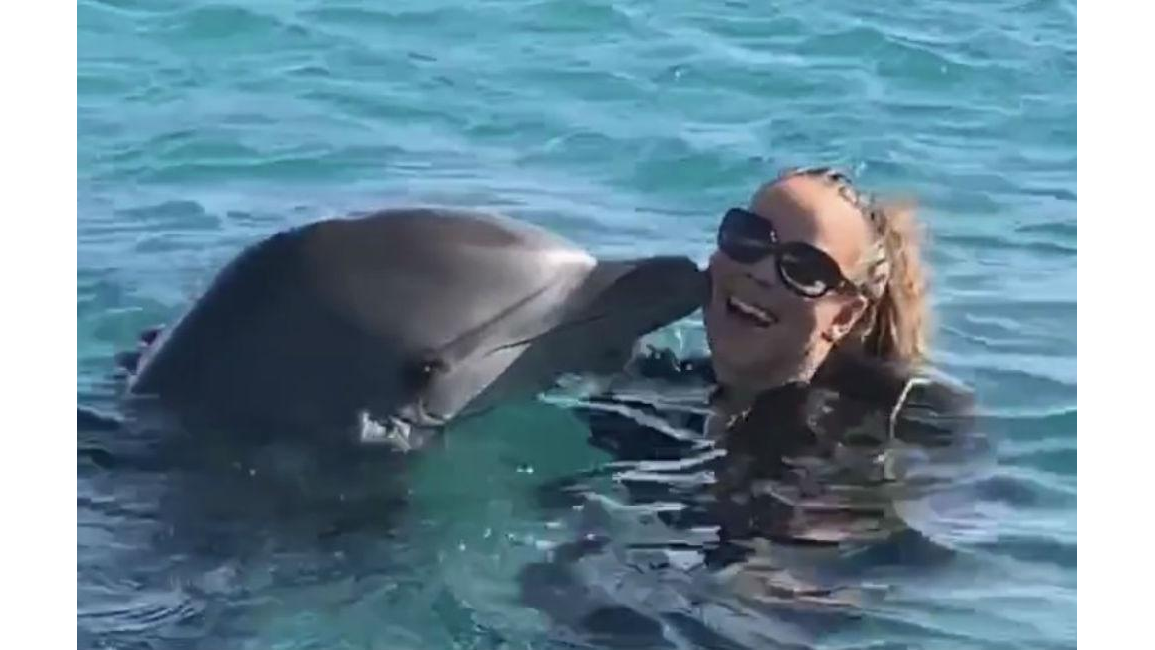 Mariah Carey Swims With Dolphins 8 Days 