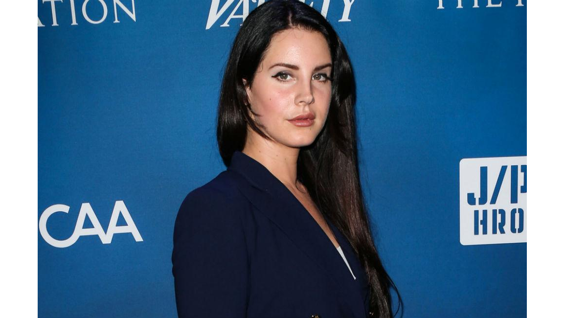 Lana Del Rey fears a mass shooting in her hometown - 8 Days