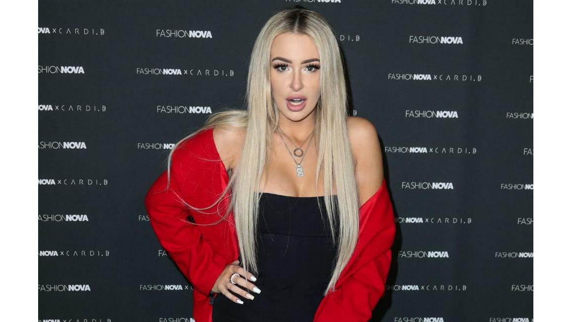 Tana Mongeau blasts Teen Choice Awards 8days