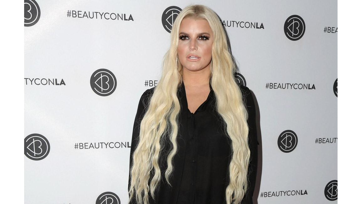 Jessica Simpson set to publish 'tellall' memoir next year 8days