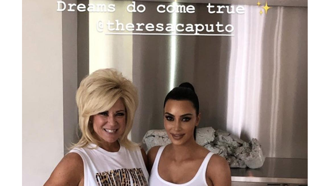 Kim Kardashian West And Khloe Kardashian Get Psychic Reading 8days