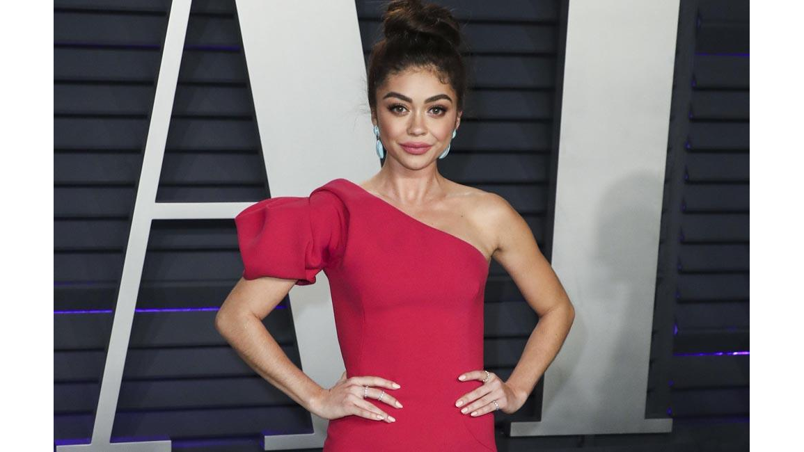 Sarah Hyland defends wearing Spanx to Oscars - 8days