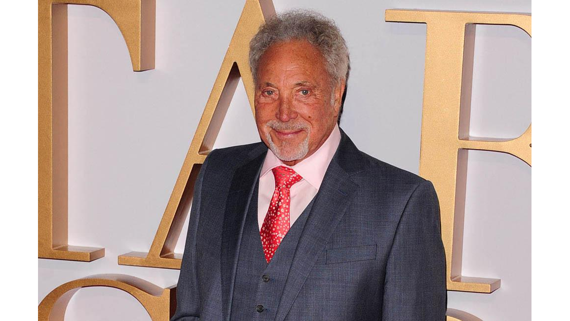 Tom Jones Wishes Hed Done More For Wife 8 Days