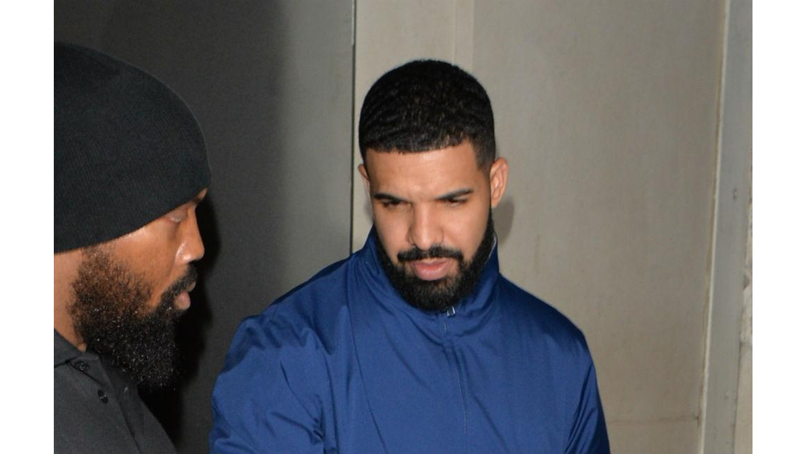 Drake defended by baby's mom 8days