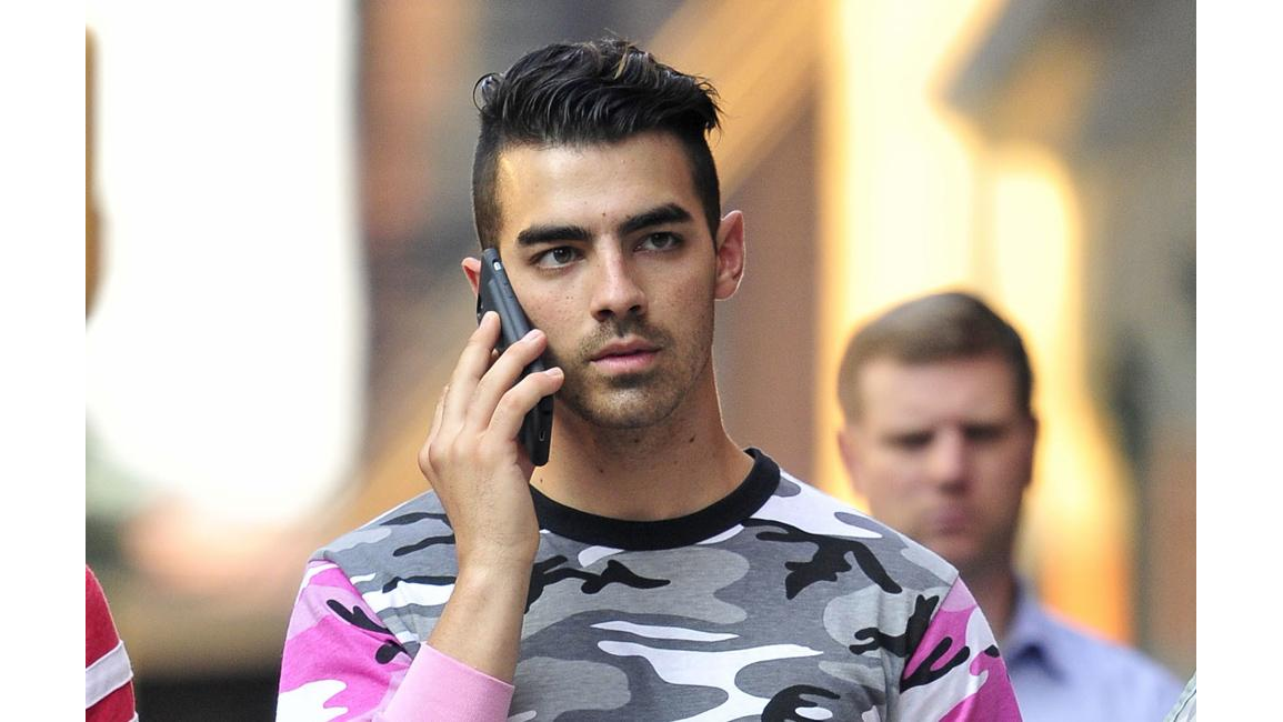 Joe Jonas Overwhelmed By Brother Nick Jonas Wedding 8days