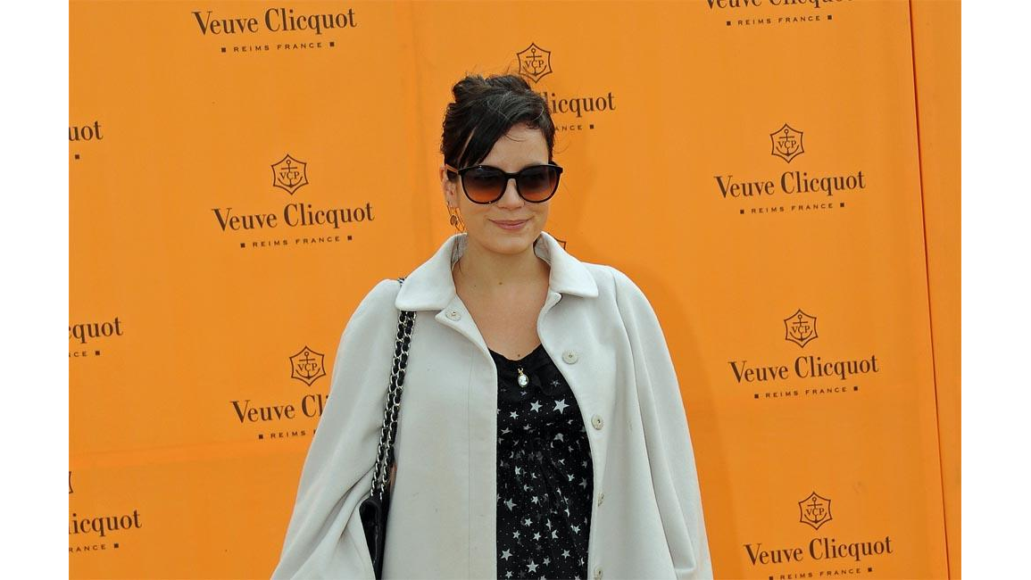 Lily Allen Cancels Two Concerts Due To Vocal Cord Issue 8 Days