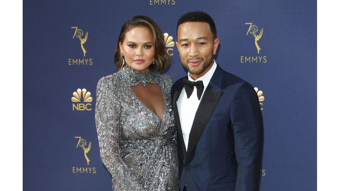 John Legend Tells Chrissy Teigen She S Sexy All The Time 8days