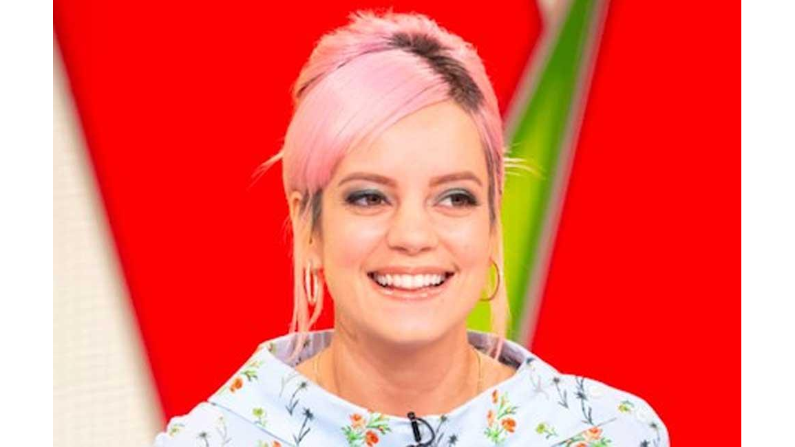 Lily Allen published memoir so kids wouldn't 'blame themselves' 8days