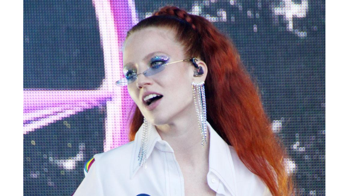 Jess Glynne and Ed Sheeran tackle ginger prejudice on new song - 8days Jess Glynne and Ed Sheeran tackle ginger prejudice on new song - 8days