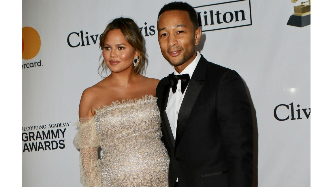 Chrissy Teigen's body insecurities 8 Days
