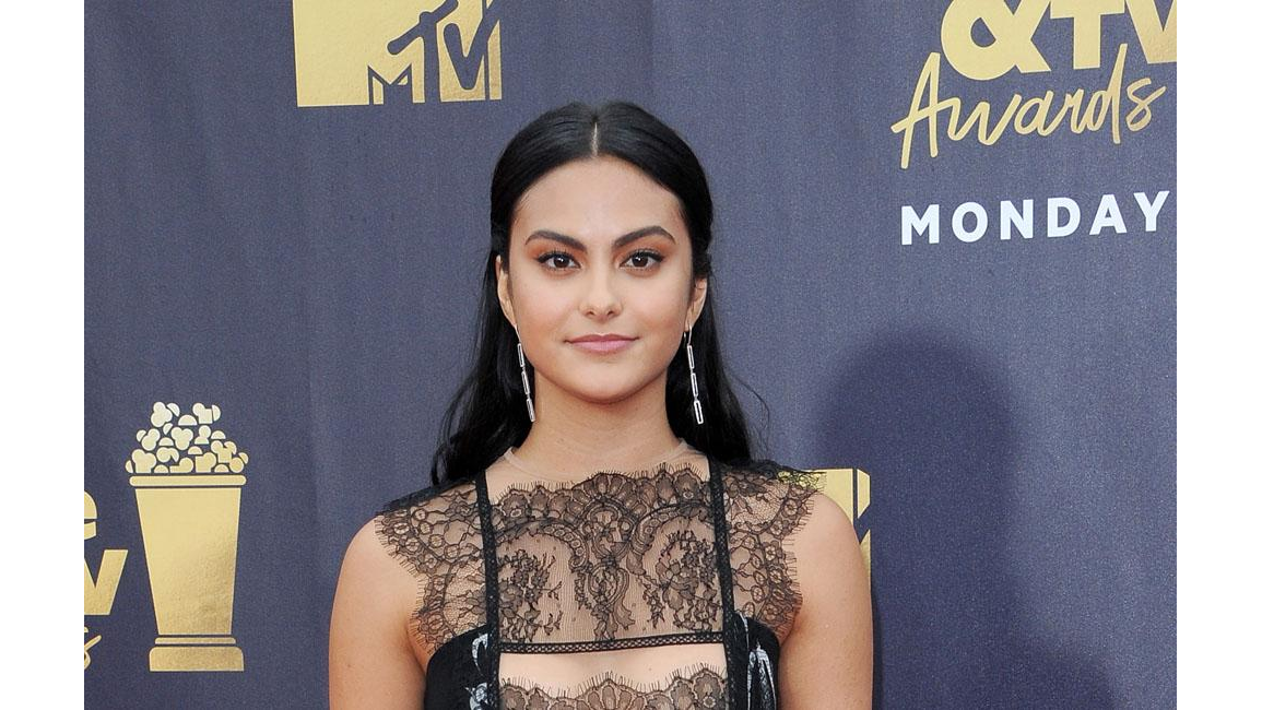 Camila Mendes doesn't care about flashing her nipples - 8days