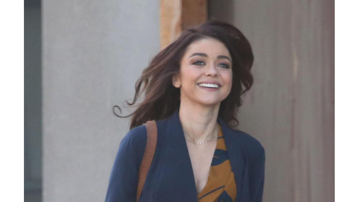 Sarah Hyland Defends Ariel Winter From Online Pervs 8days 