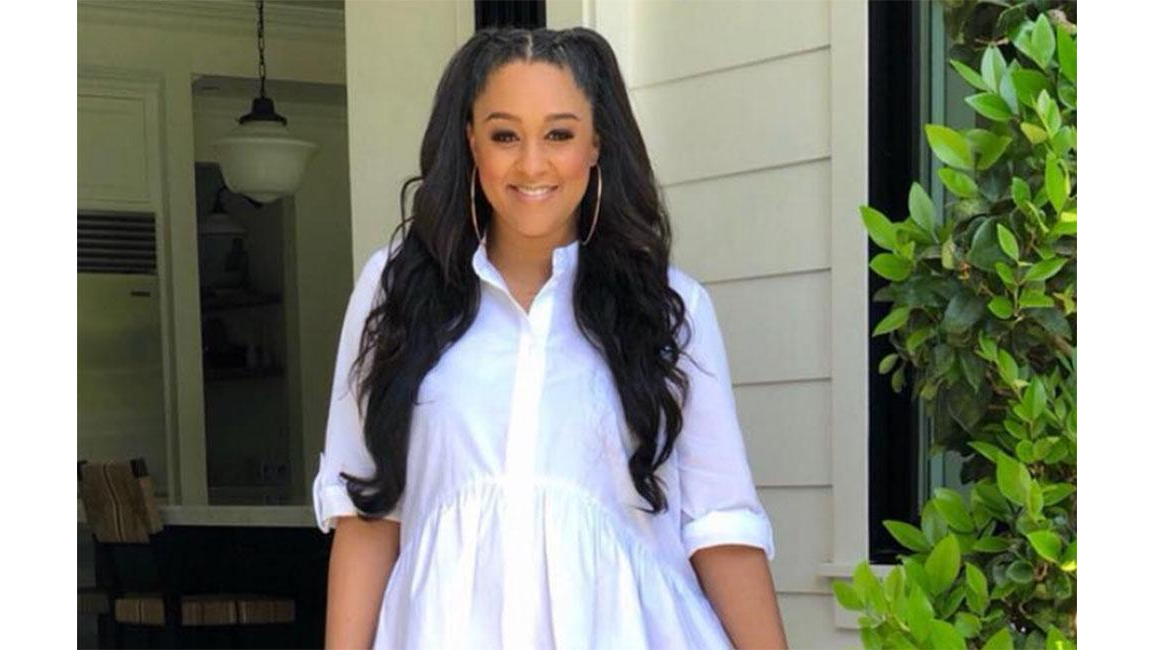 Tia Mowry loves postbaby body 8 Days