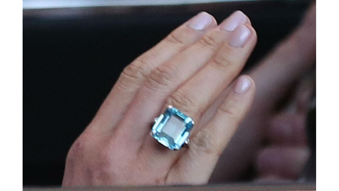 Meghan Markle Wore Princess Dianas Ring To Reception 8days 6347