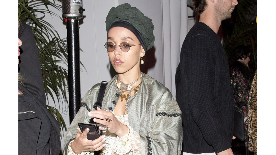 Fka Twigs Had Six Fibroid Tumours Removed From Uterus 8 Days 