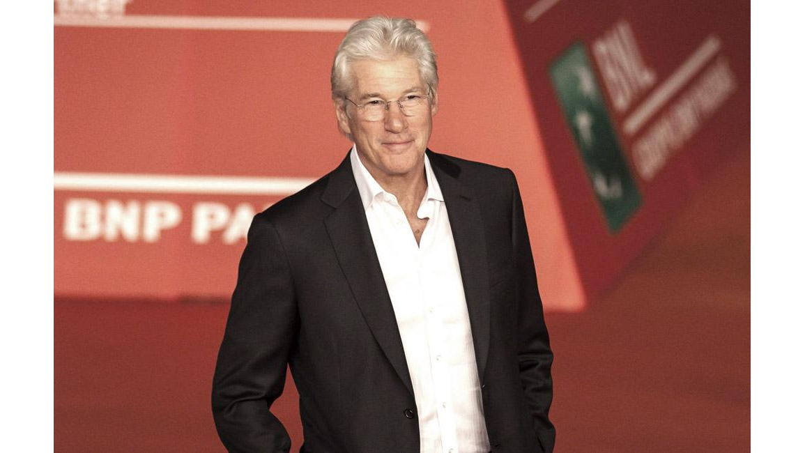 Richard Gere's extortion claim 8days